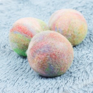 Wholesale Handmade Shaped Household Cleaning Tools & Accessories Natural Reusable Laundry White Woolen Felt Dryer Ball