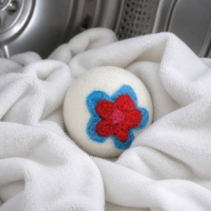 Eco Friendly Floral Felt Wool Dryer Balls Gift Box Pack Natural Fabric Softener Handmade Wool Laundry Dryer Balls for Clothes Drying