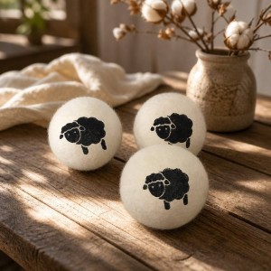 Reusable merino wool 7cm tumble dryer balls
