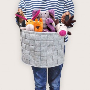 felt basket (1)