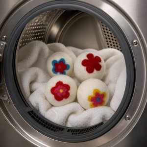 Eco Friendly Floral Felt Wool Dryer Balls Gift Box Pack Natural Fabric Softener Handmade Wool Laundry Dryer Balls for Clothes Drying