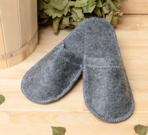 Eco-Friendly Bath Shower Set with Print 5 Pieces Hat Sauna Glove Slippers Mat Storage Bag Light Gray