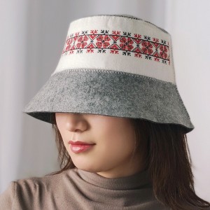 Wool Sauna Panama Hat with Red Embroidered Pattern – Natural Felt Bath Hat