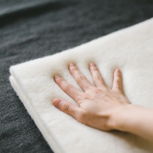 High-Density Wool Felt with Oil-Absorbent Properties