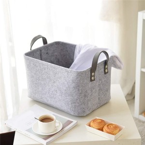 Decorative Hand-held Felt Storage Basket for Sundries Storage in Room