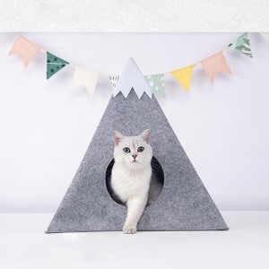 Felt Cat House with Snowberg